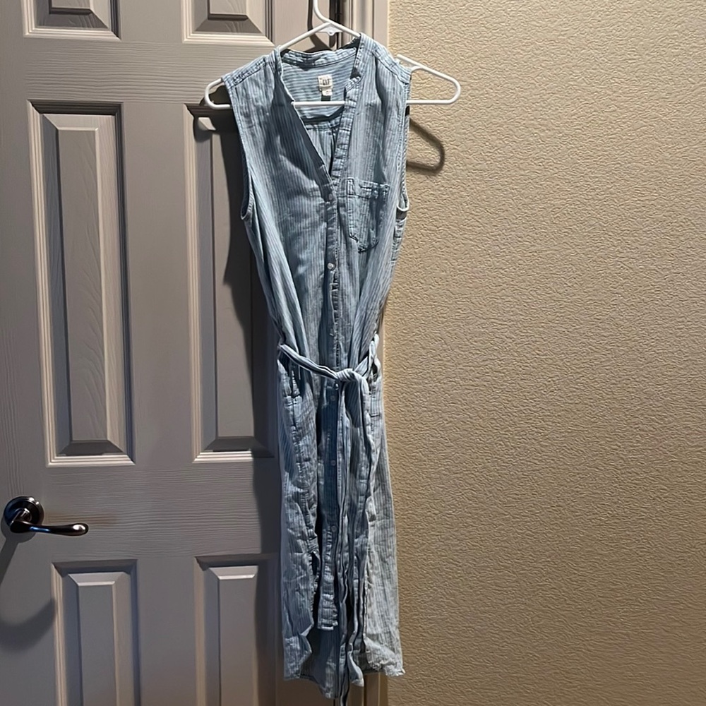 Gap Shift Dress chambray with pinstripes size XS. Barely worn
